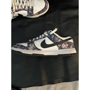 9.5 Nike Id dunk Paisley, Black white